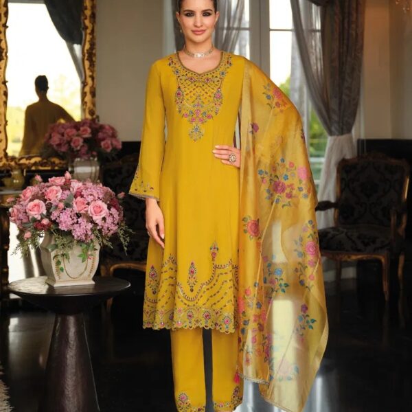 A Graceful Anarkali Suit  4