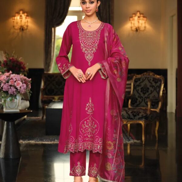 A Graceful Anarkali Suit 1